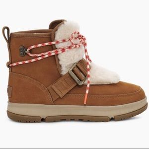 Like New! UGG CLASSIC WEATHER HIKER WOMEN BOOTS SUEDE CHESTNUT US 9.5 /UK 7.5